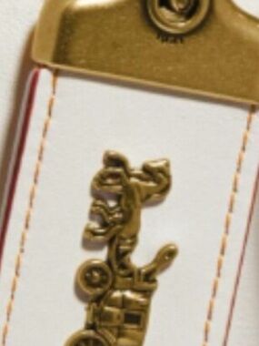 DO NOT BUY- IN SEARCH OF THESE TAGS PLEASE MESSAGE ME